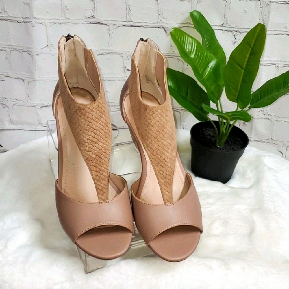 CHARLES by charles david GALLO "LATTE" SANDALS